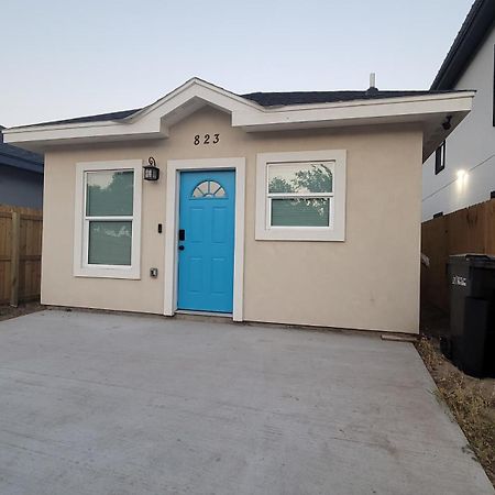 The House With The Blue Door. Apartment McAllen Exterior photo